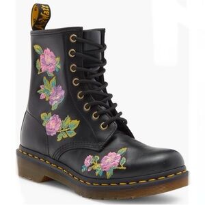 Dr. Martens 1460 Vonda Floral Embroidered 8 Eye Boot Women’s size 8 NEW!!!